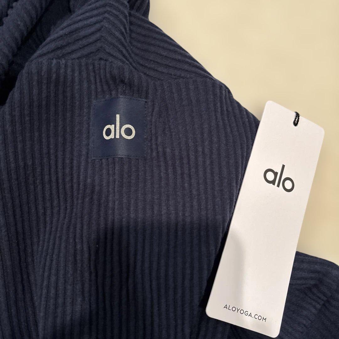 新品　alo yoga muse hoodie ネイビー　アロヨガ　フーディ