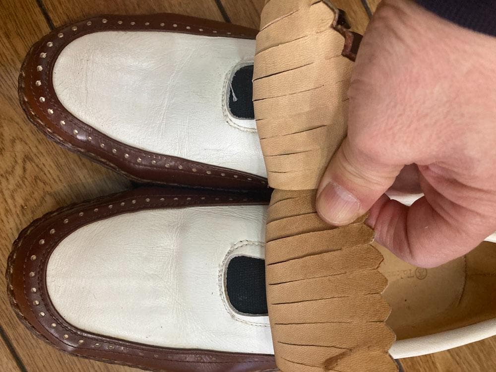 中古！貴重！超高級ゴルフシューズ　茶×白　高島屋Ｔａｋａｓｈｉｍａｙａ25.0