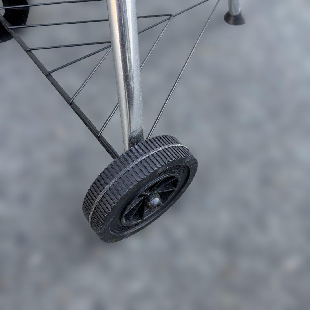 Weber 温度計付き 丸型BBQグリル キャスター付【A-262】