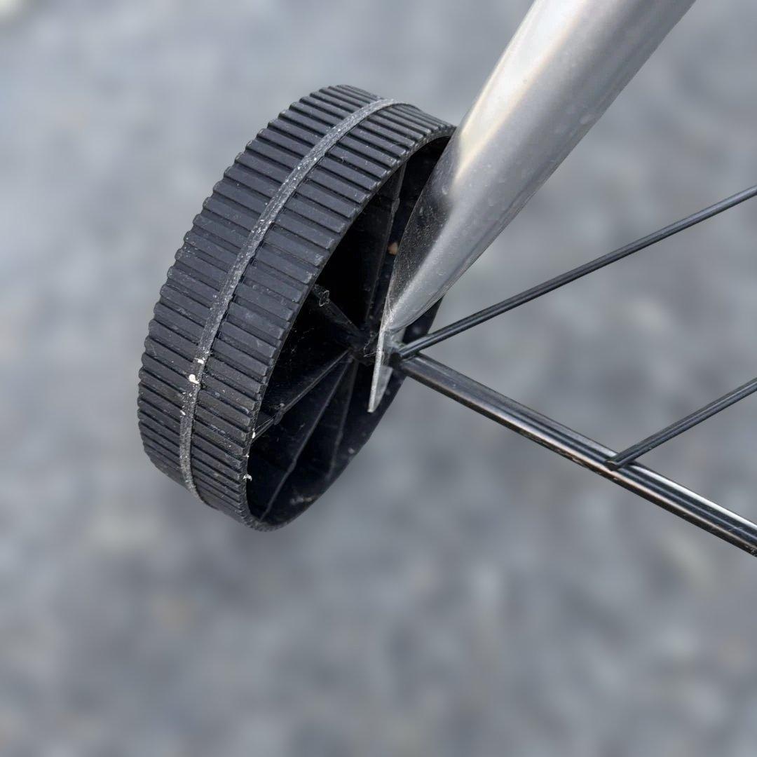 Weber 温度計付き 丸型BBQグリル キャスター付【A-262】