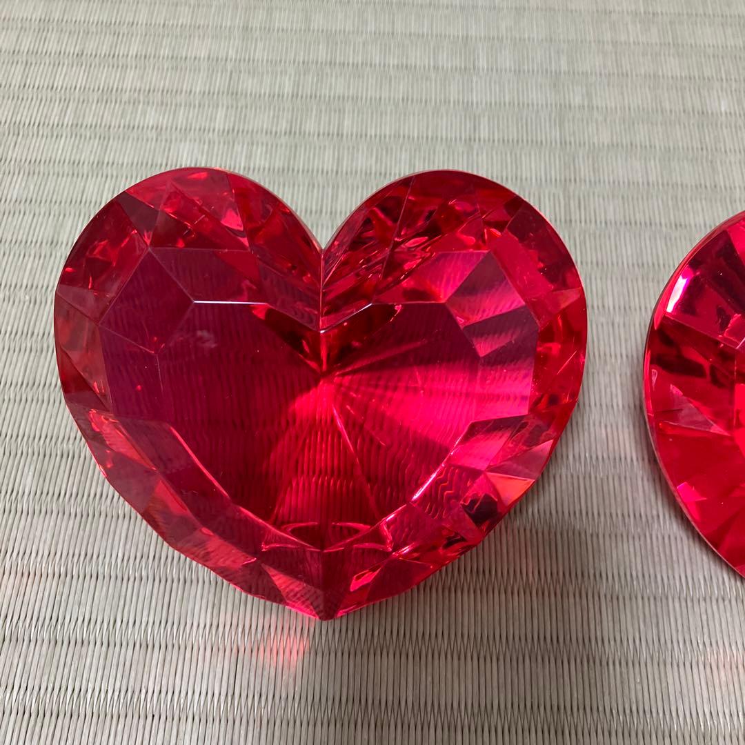 赤系ピンク色ハート型アクリル置物 2個セットオブジェおまけつきジュエルパフューム