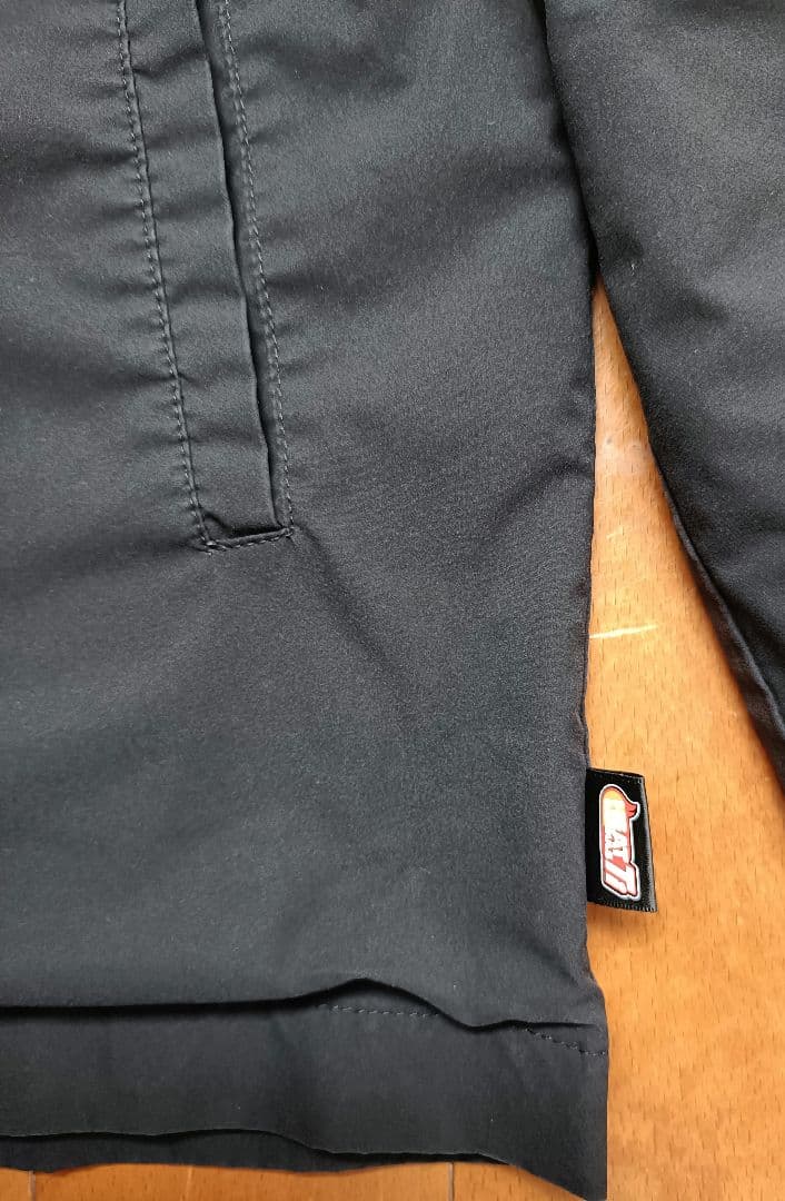 【YONEX】 ブラックウォームアップウェア