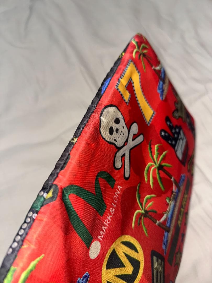 マークアンドロナ　クラッチバック