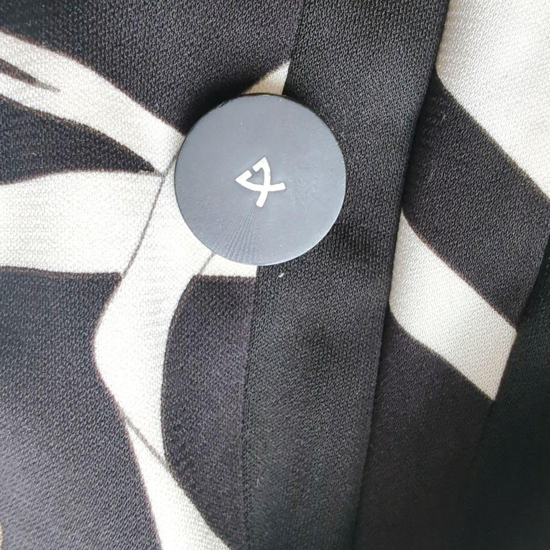 レオナール　花柄カンカン素材ジャケット　パイピング　テーラードジャケットL 白黒