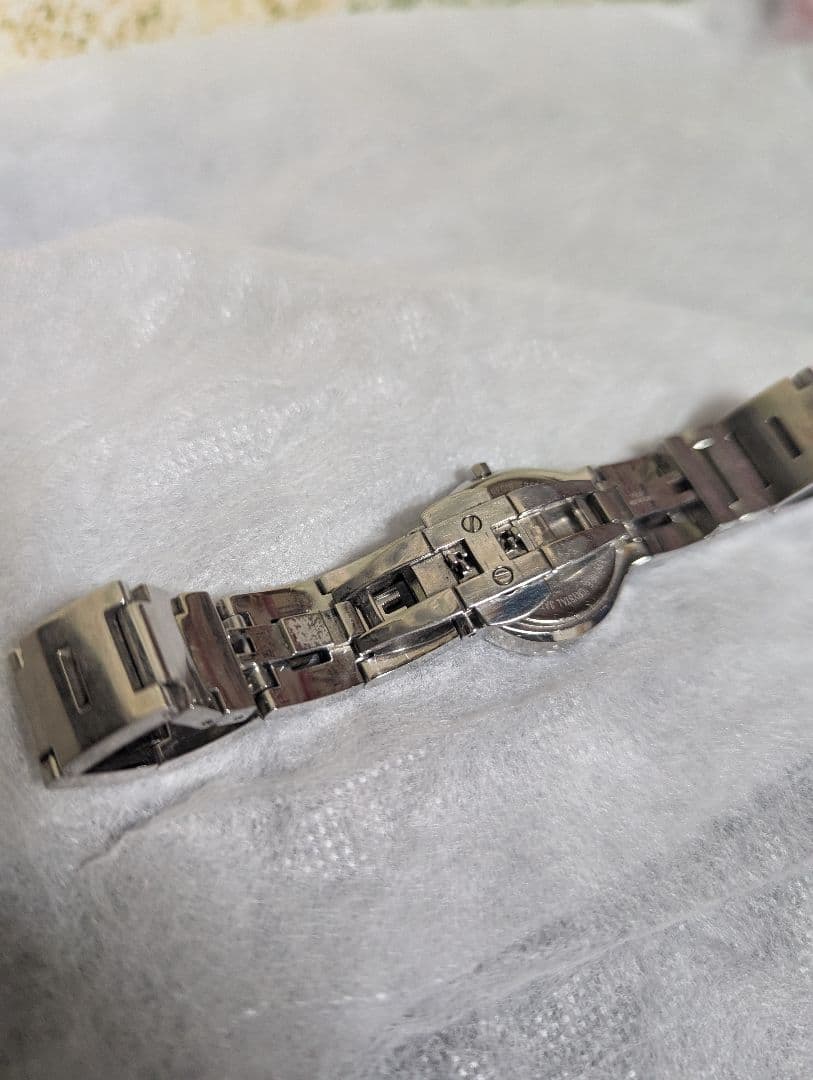 新品同様　美品　定価11万3000円　FENDI 　保証書付　箱付き　コマ付