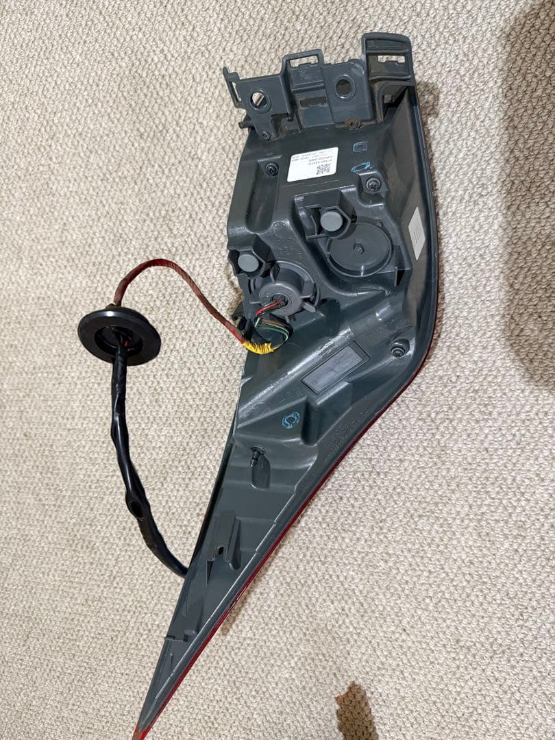 レクサス IS 純正テールランプ 左右セット30系 中期・後期用 / L字発光