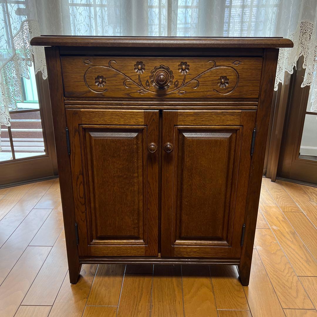 ダークブラウン木製キャビネット