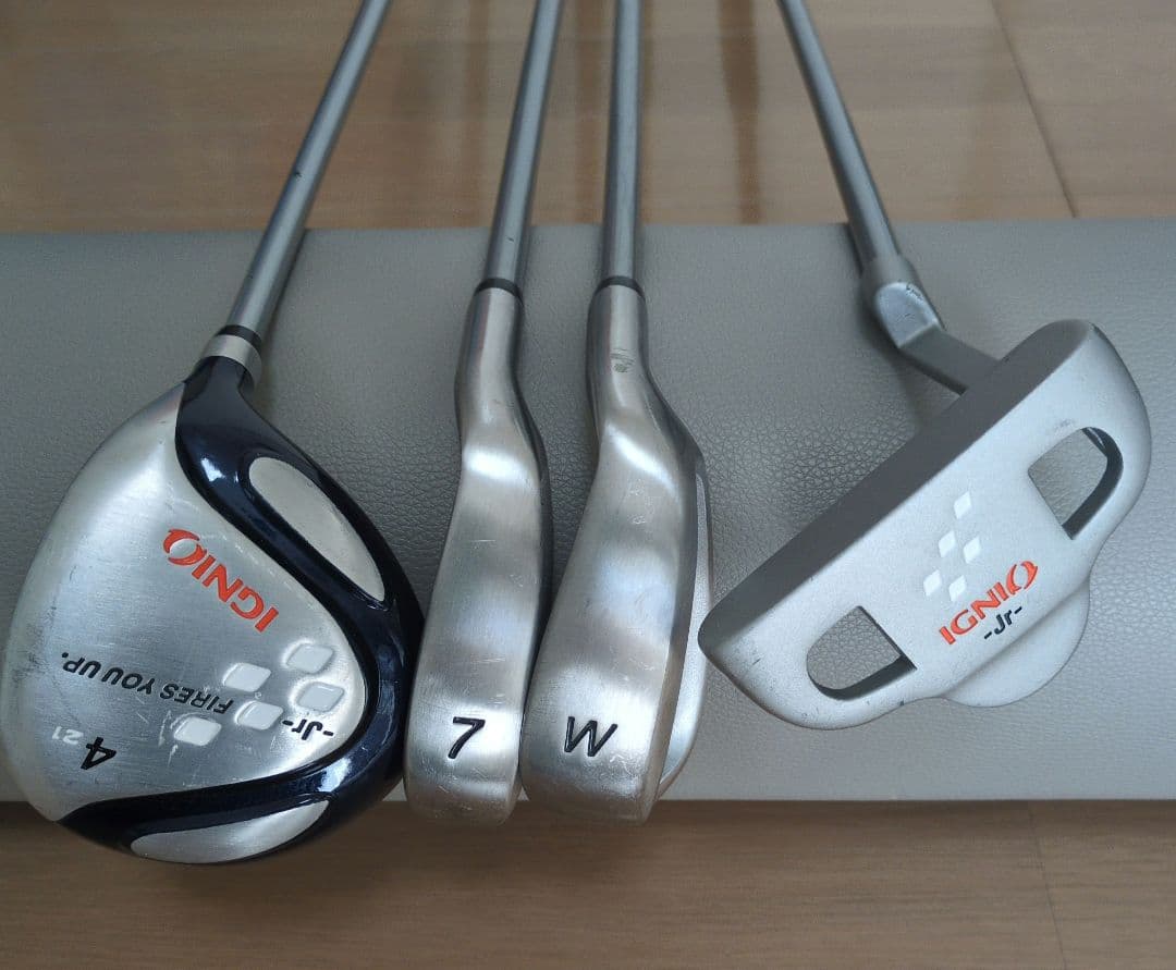 IGNIO ジュニア ゴルフクラブセット