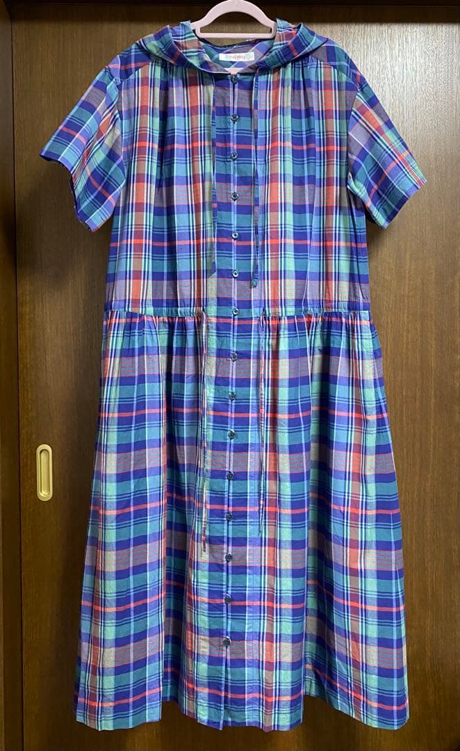 ピンクハウス　フード付きチェックワンピース