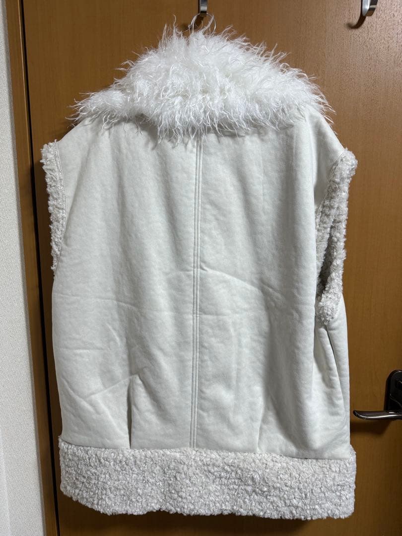 再度値下げしました！LA BELLE ETUDE BIGボリュームムートンベスト