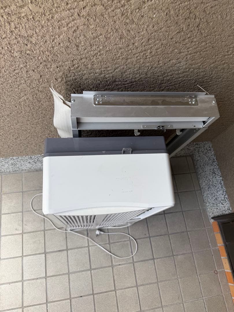 窓用エアコン ホワイト　KAW-1902