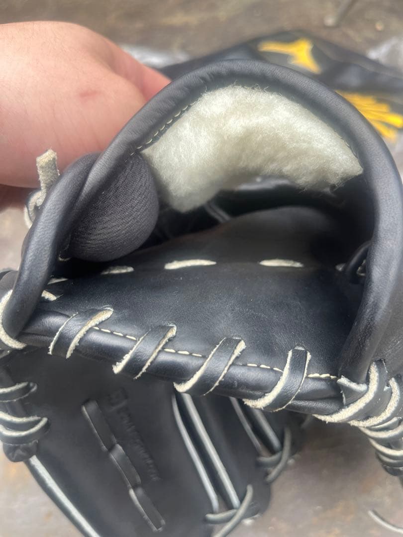 ミズノプロ　軟式　投手用　グローブ　黒　使用回数2回！