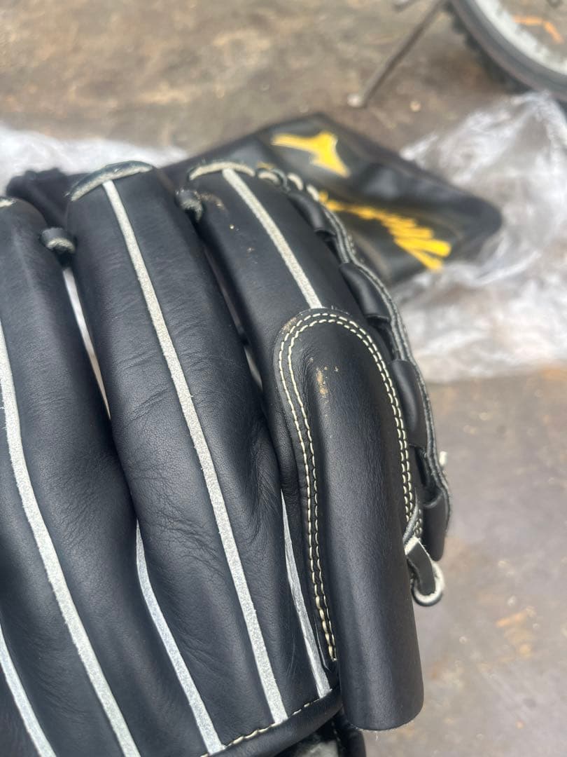 ミズノプロ　軟式　投手用　グローブ　黒　使用回数2回！