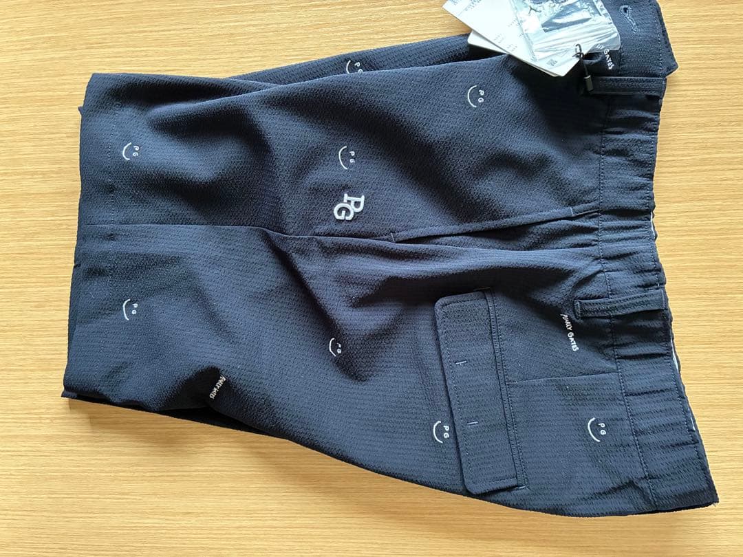 PEARLY GATES スマイル柄 ブラック ショートパンツ