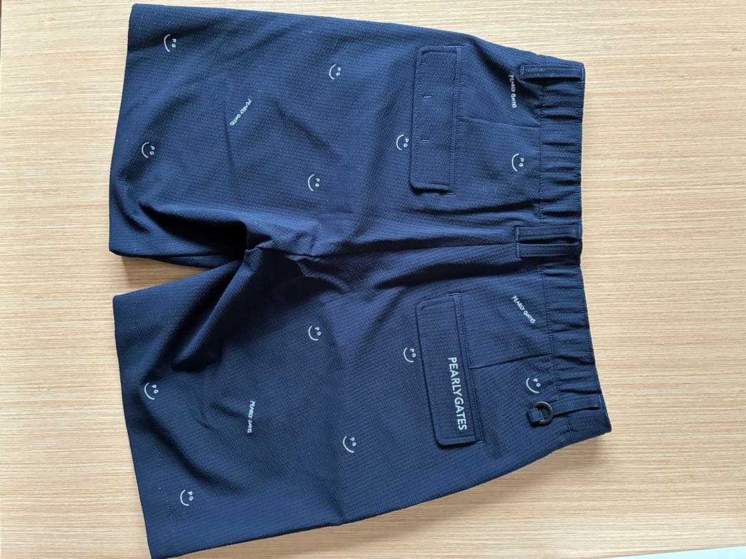 PEARLY GATES スマイル柄 ブラック ショートパンツ