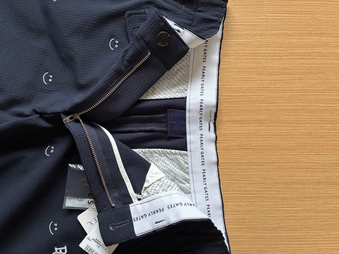 PEARLY GATES スマイル柄 ブラック ショートパンツ