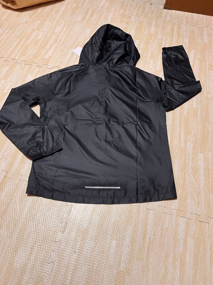 M☆新品☆ ナイキ　エッセンシャル フーデッド 軽量薄手ランニングジャケット