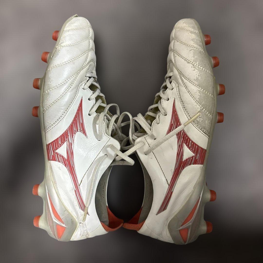 ミズノモレリアネオ4赤白 サッカースパイク