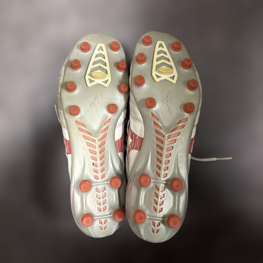 ミズノモレリアネオ4赤白 サッカースパイク