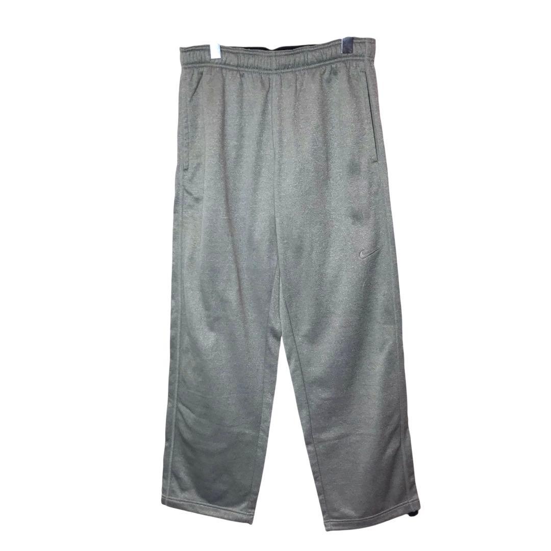 NIKE ナイキ　上下セットアップ　トレーニングウェア　スウッシュロゴ　グレー