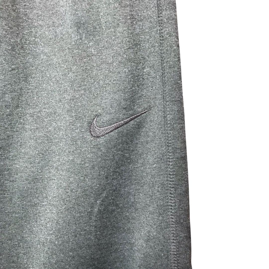 NIKE ナイキ　上下セットアップ　トレーニングウェア　スウッシュロゴ　グレー