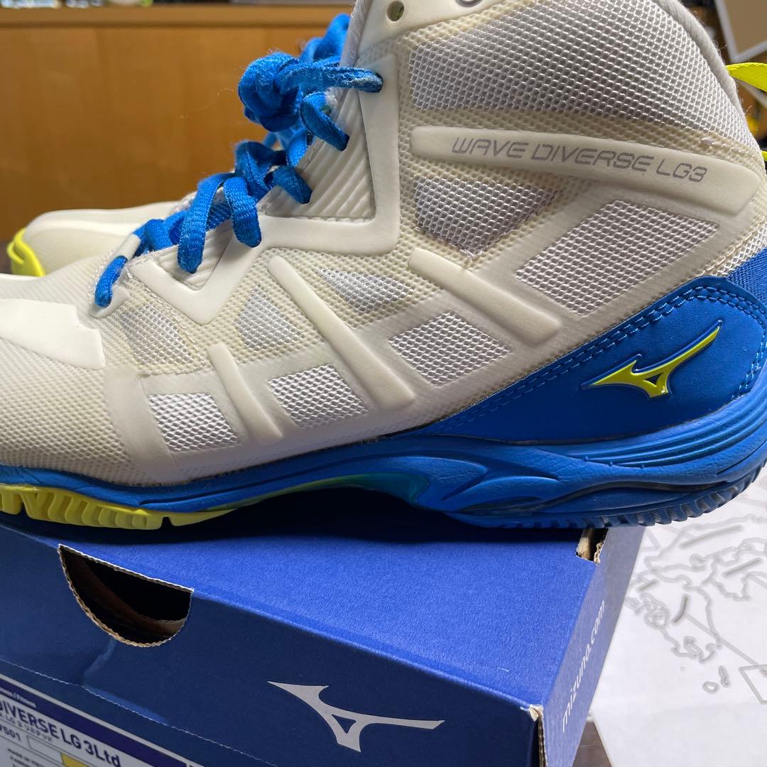 MIZUNO ウェーブダイバーズ　限定品　サイズ24