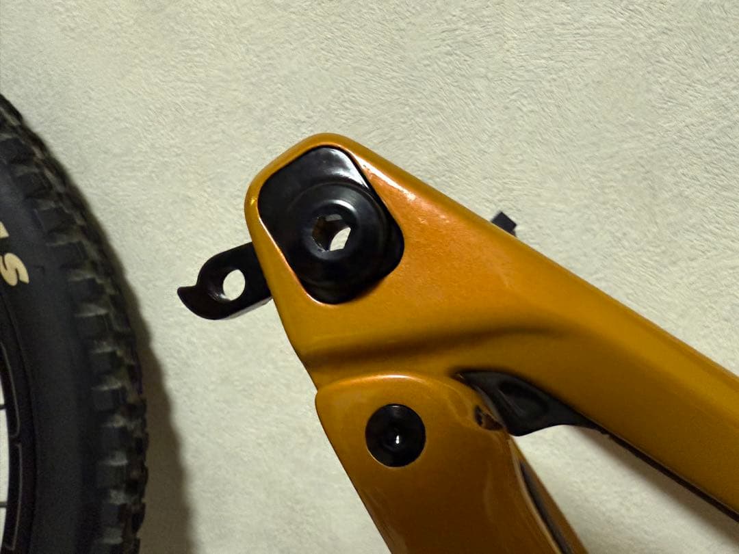 2022年製　Rocky mountain インスティンクト カーボン フレーム