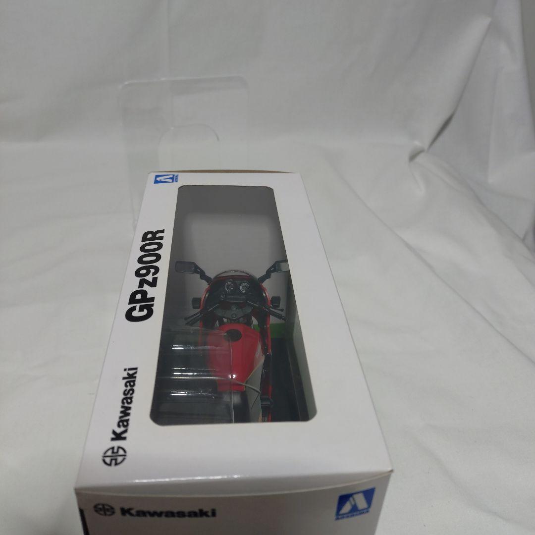 Kawasaki GPz900R 1/12スケール　ダイキャストバイク　赤/灰