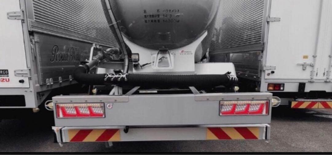 小糸LEDテールライト 赤/クリア トラック用