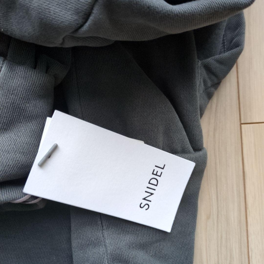 新品・タグ付き！　ＳＮＩＤＥＬ　ボリュームパーカー　ダークグレー
