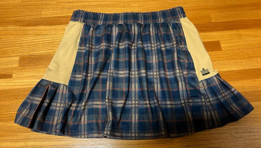 アドミラルスコート(テニス、シャツ、ウエア、スポーツ)