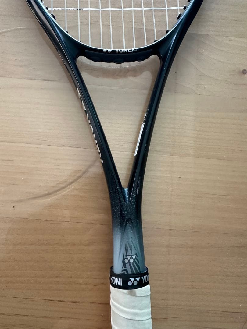 ヨネックス　ボルトレイジ８V UL1 軟式ラケット