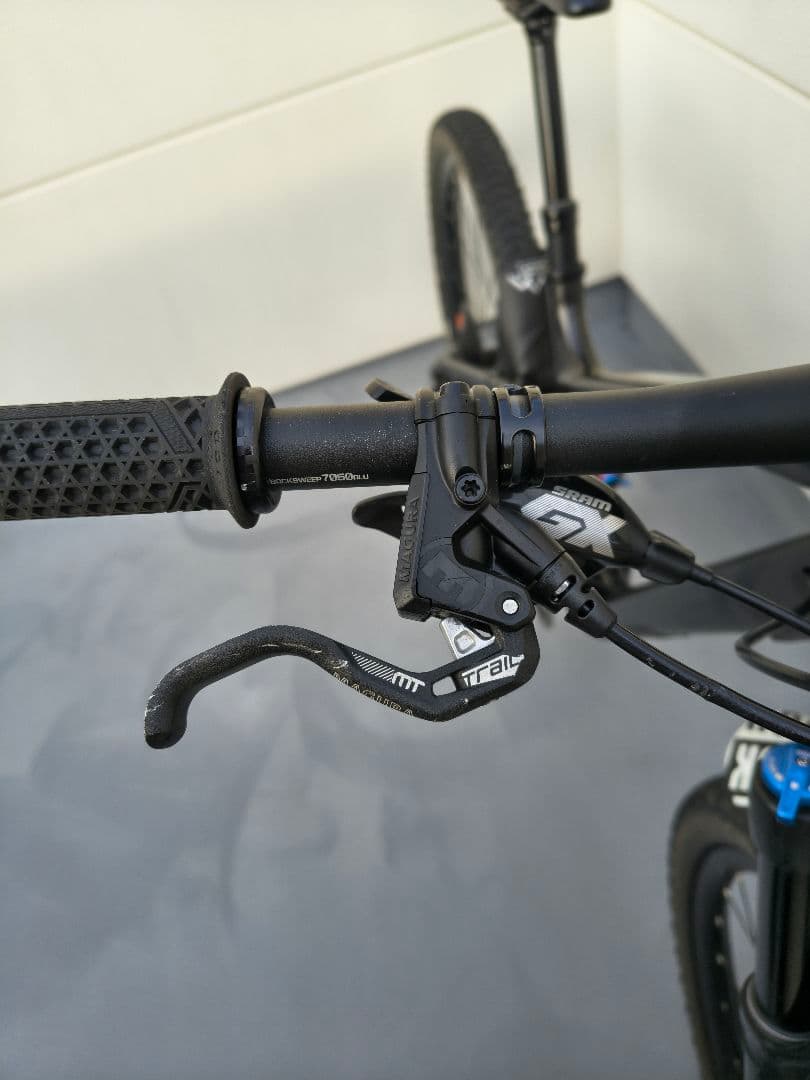 ◆TREK トレック FUEL EX8 29er M フルサス　Magura ◆