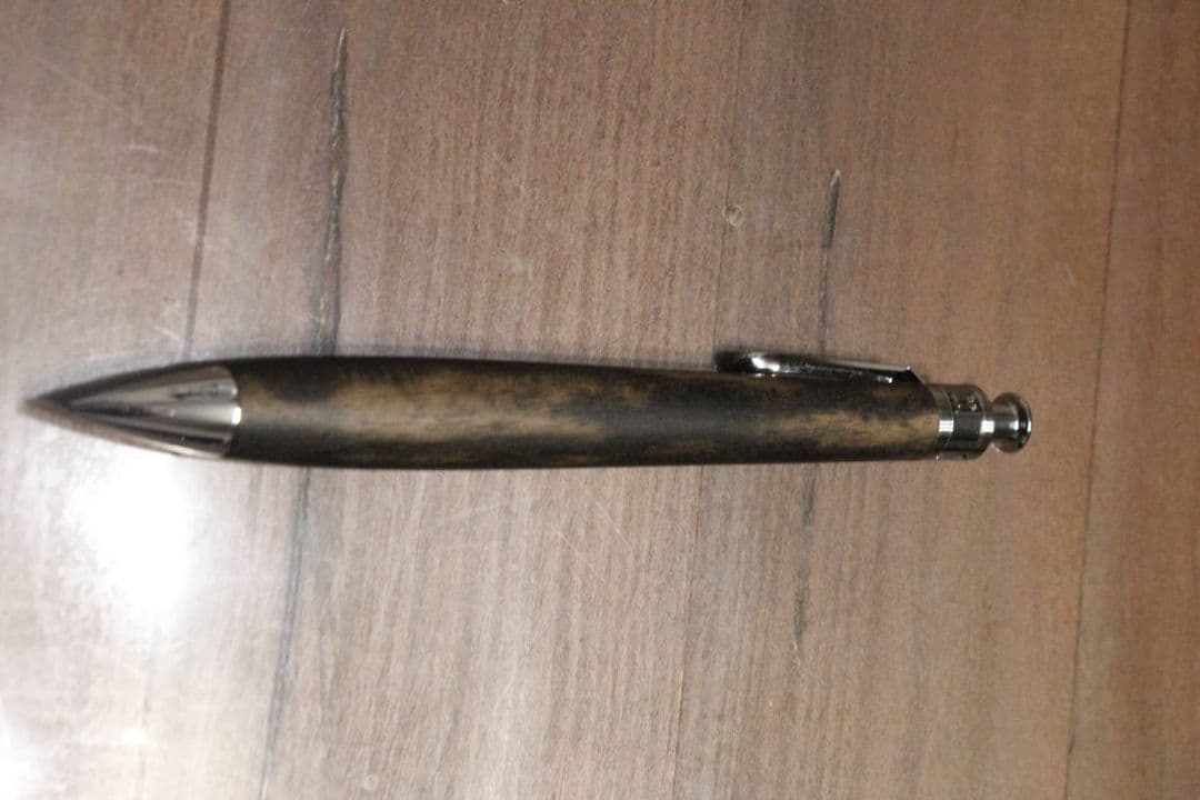 工房楔黒柿!多少孔雀色杢があります