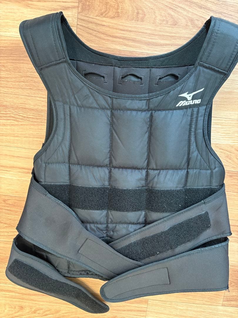 ミズノ　ウェイトベスト10kg砂袋重量任意調整可能