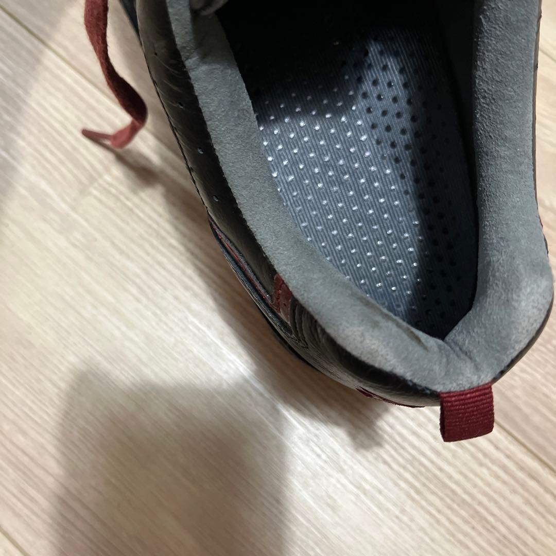 ボウリングシューズ