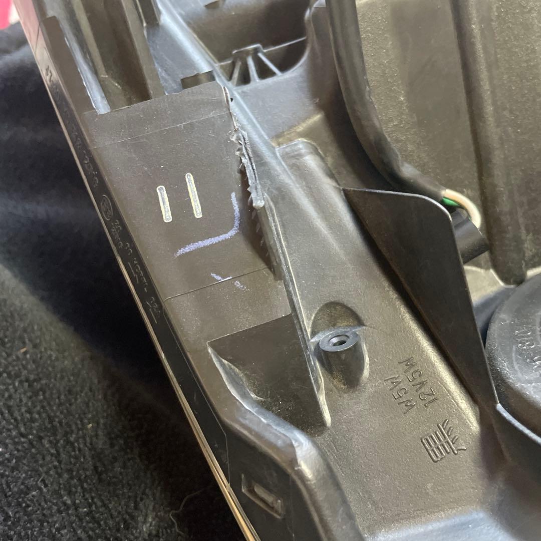 30 前期　プリウス LED ヘッドライト 左右セット コンピューター付き