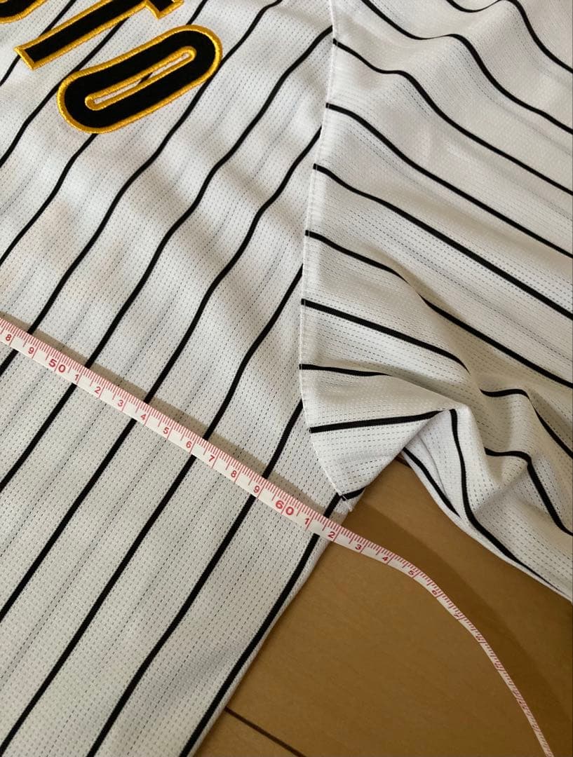 阪神タイガース　レプリカ　ユニフォーム　近本光司　Ｏサイズ