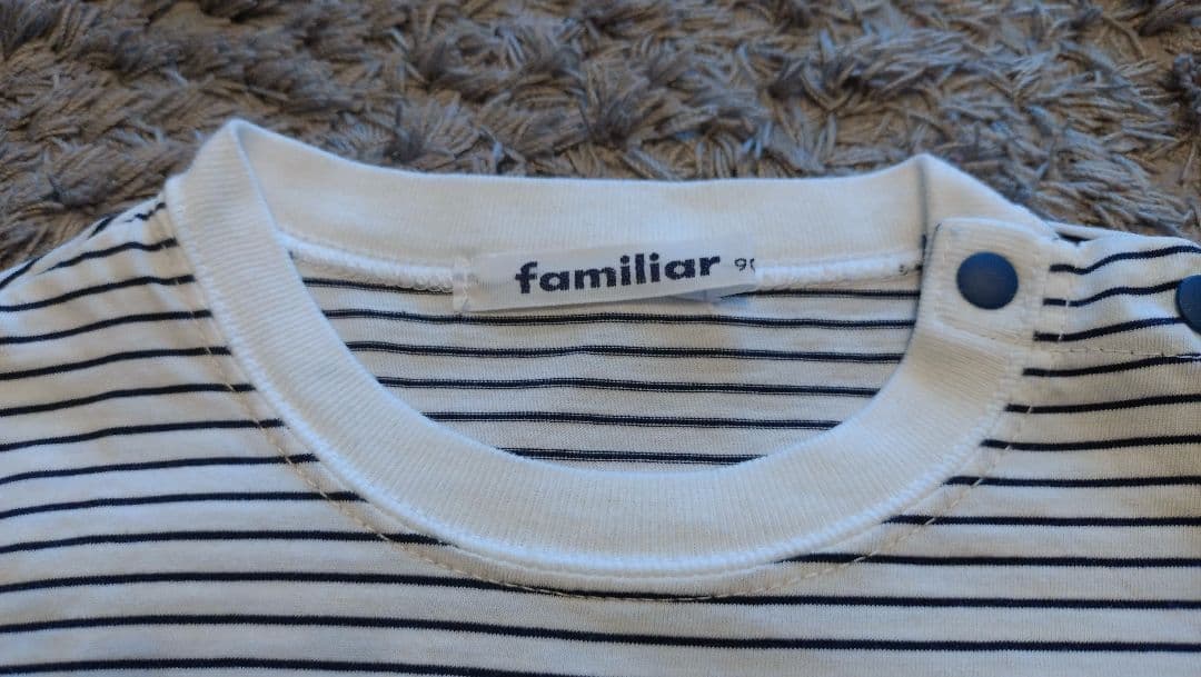 ぴー【美品】familiar〇●ファミリア飛行機Tシャツ90cm