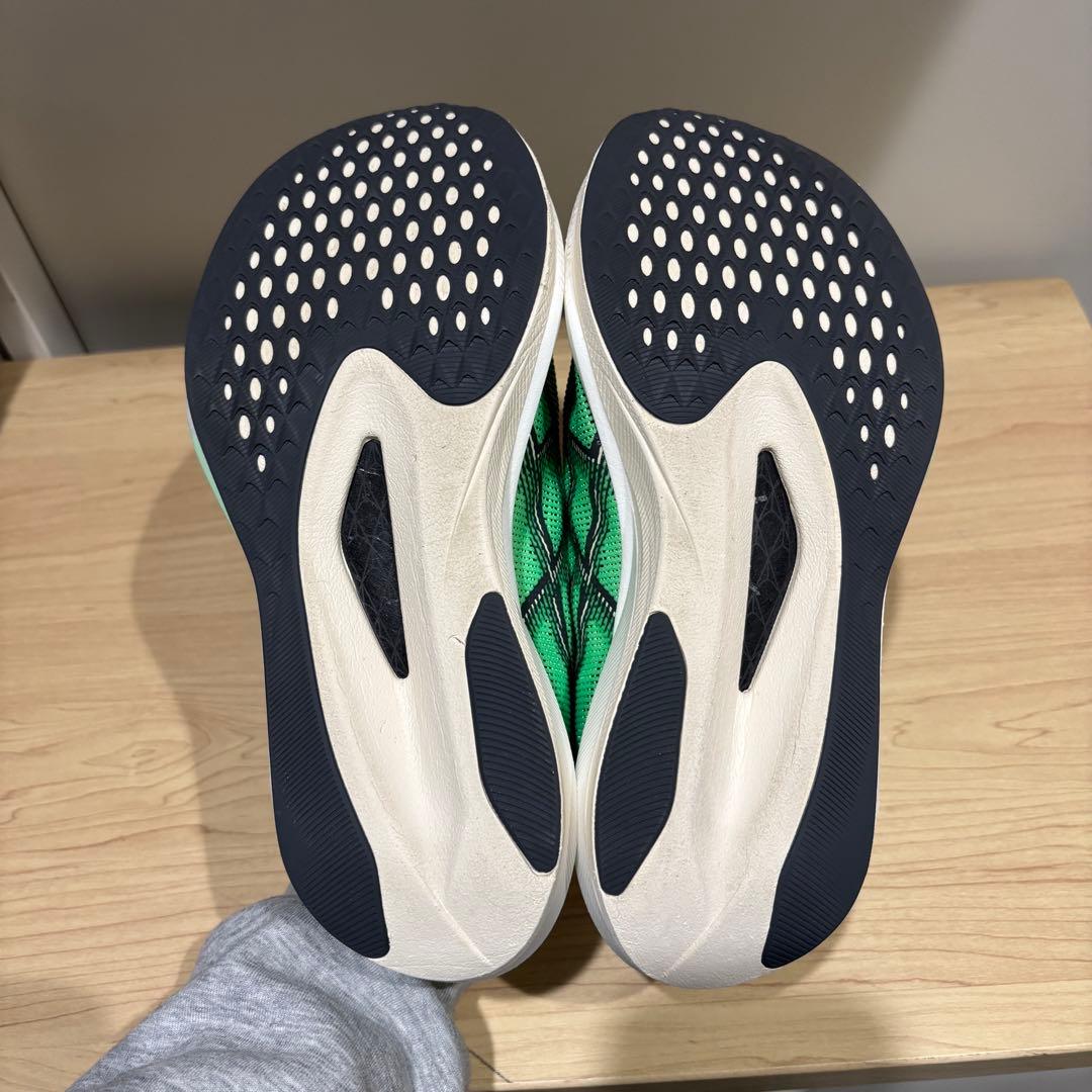 アシックス　マジックスピード5 ２６.５センチ