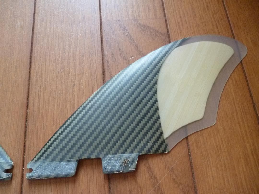 c*n様 ツインキールフィン・カーボンファイバー／サーフボードフィン　FCS2