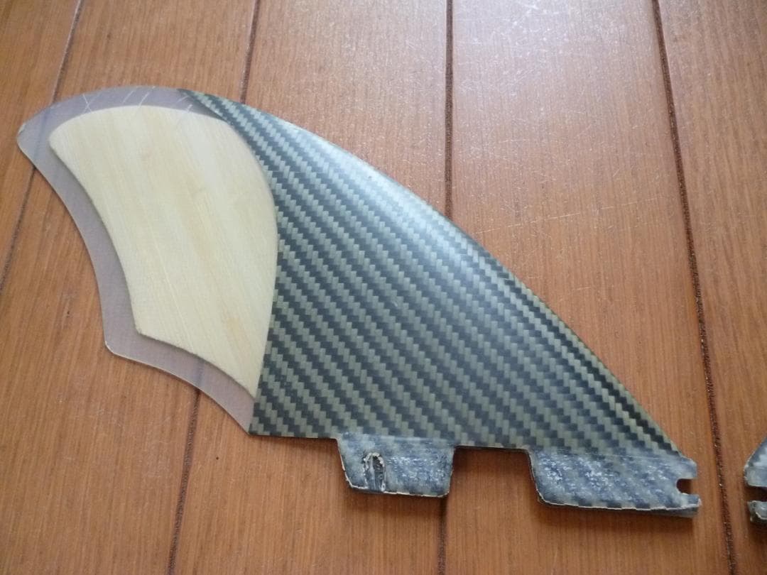 c*n様 ツインキールフィン・カーボンファイバー／サーフボードフィン　FCS2