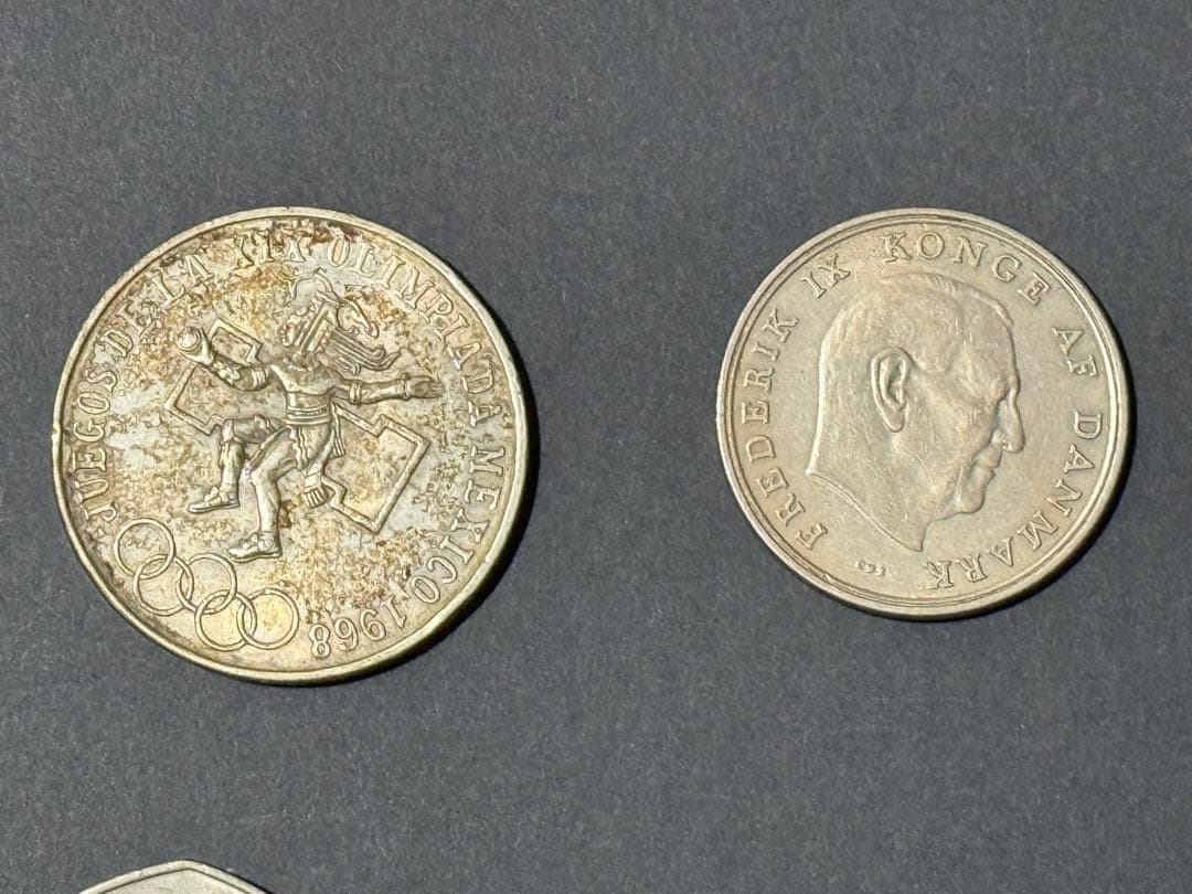 オ*ン様 外国の古いです　1968年メキシコオリンピック記念25ペソ銀貨入