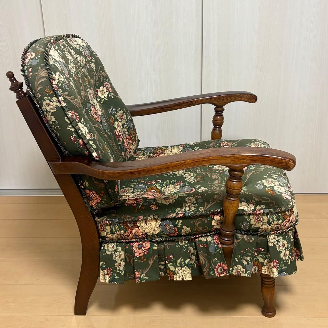 【美品】飛騨産業 キツツキマーク アームチェア 花柄クッション