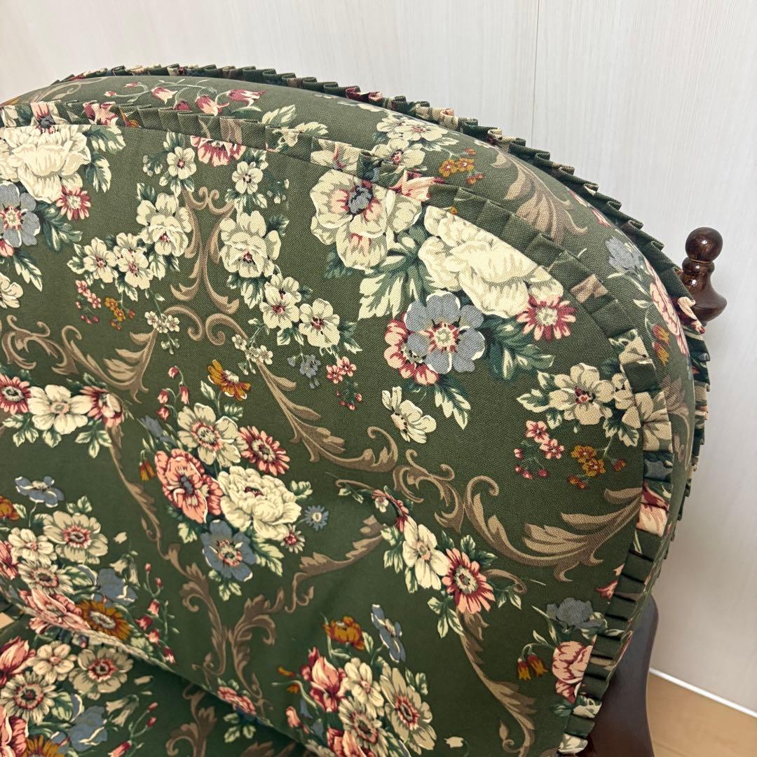 【美品】飛騨産業 キツツキマーク アームチェア 花柄クッション