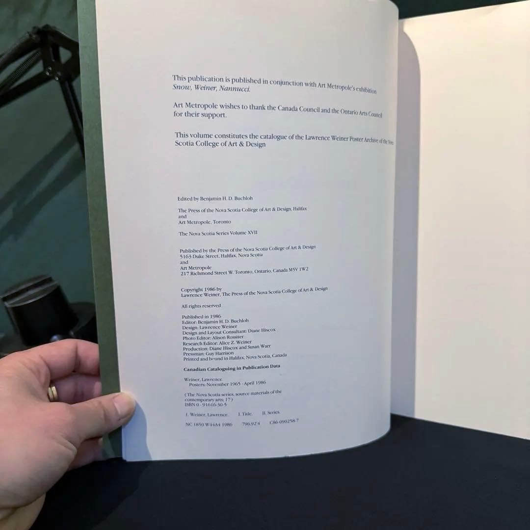 1986出版 Lawrence Weiner ローレンス・ウェイナー 作品集