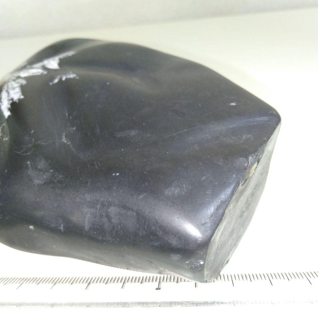 菊花石　黒石　水石　台付き１個