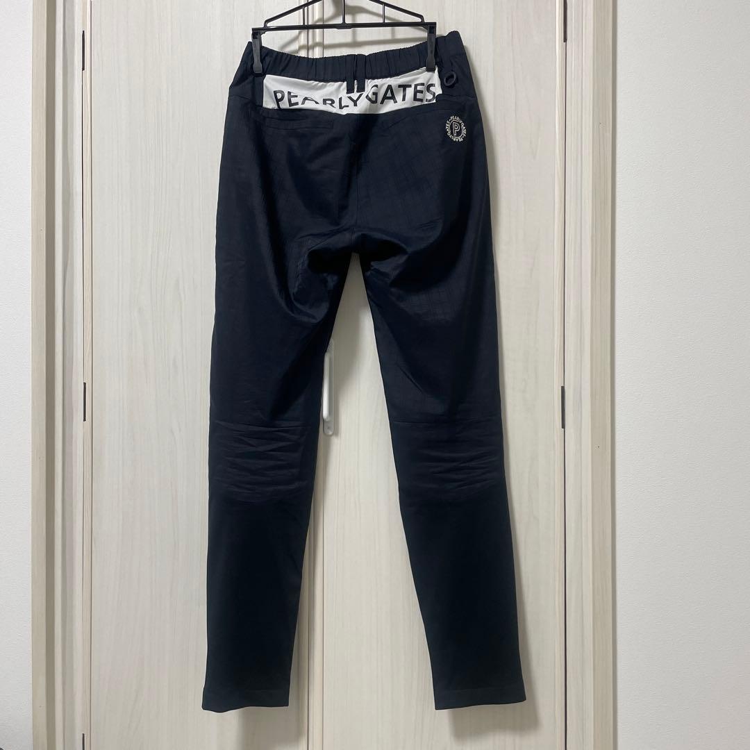 パーリーゲイツの保温、撥水、防水ナイロンパンツ