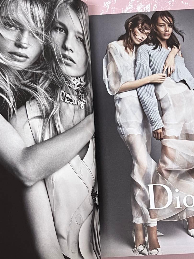 女性情報誌 CR FASHION BOOK Spring / Summer 2016