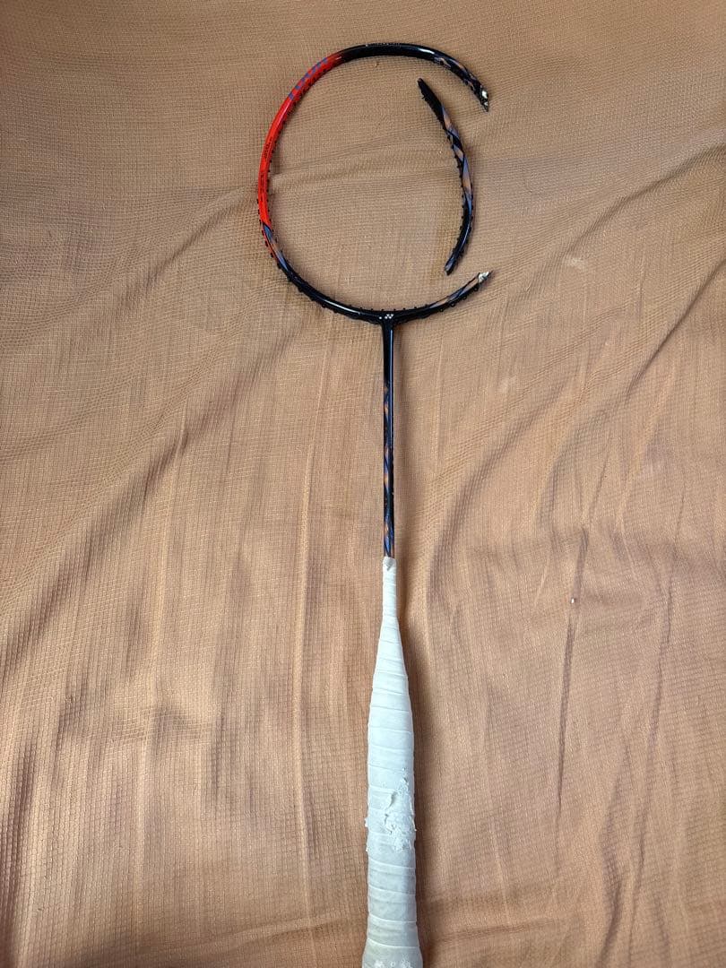バドミントンラケット ジャンク品　4本セット アストロクス77等